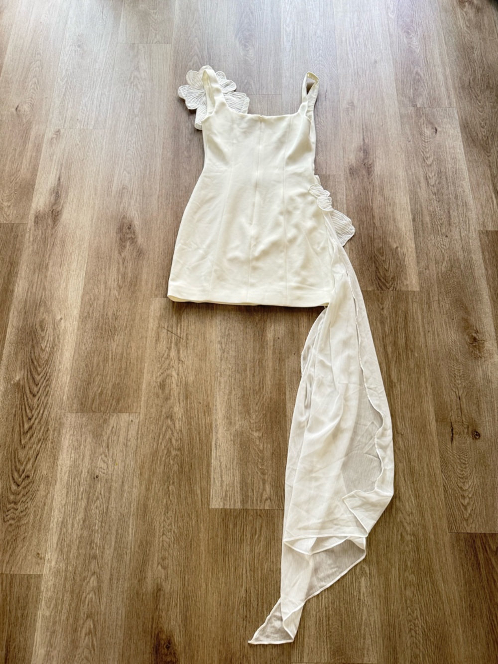 elliatt janelle white 3d oversized floral flower long sash mini dress size small - Picture 9 of 13